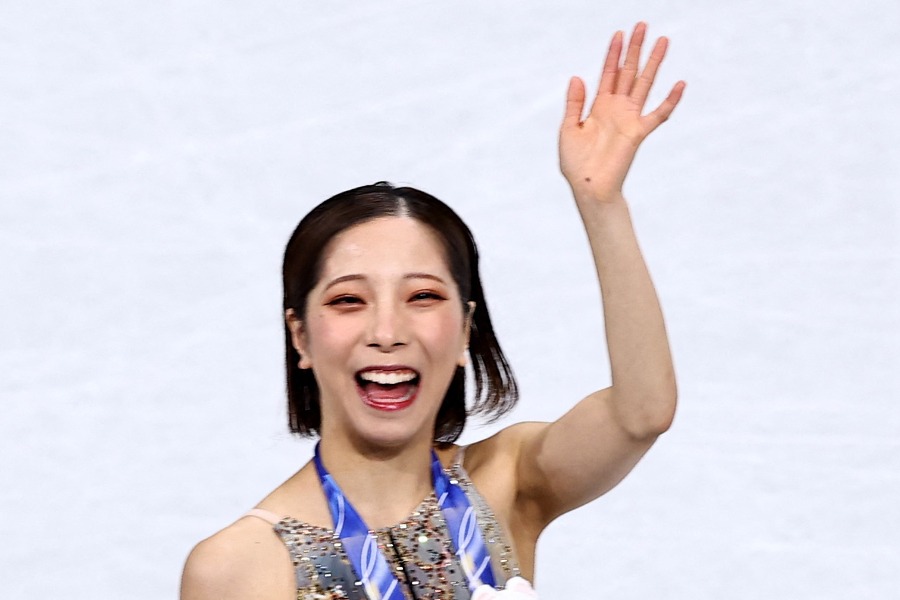 フィギュアスケートのペアで金メダルを獲得した三浦璃来【写真：ロイター】