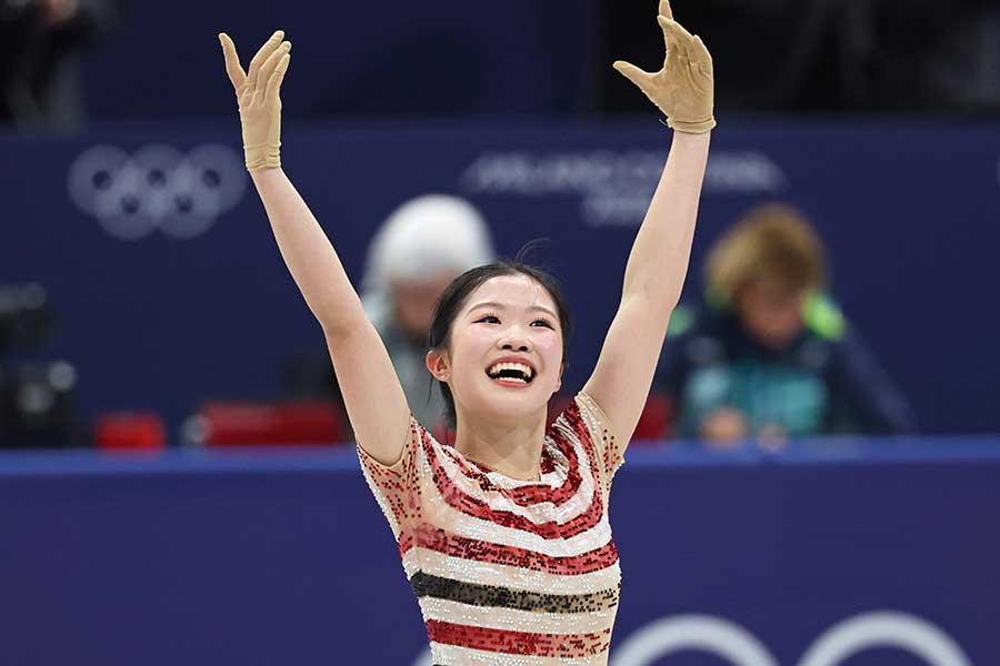 女子SPで首位に立った17歳の中井亜美【写真:青木紘二/アフロスポーツ】