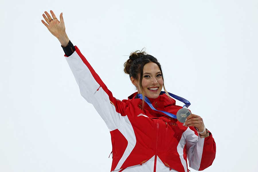 フリースタイルスキー女子ビッグエアで銀メダルを獲得した中国のアイリーン・グー【写真：ロイター】