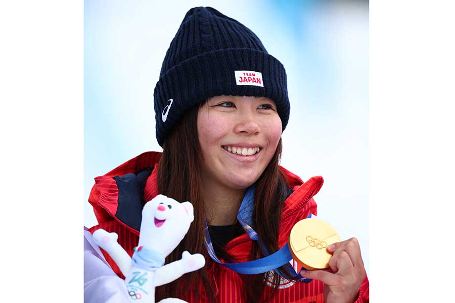 スノーボード女子スロープスタイルで金メダルを獲得した深田茉莉【写真：ロイター】