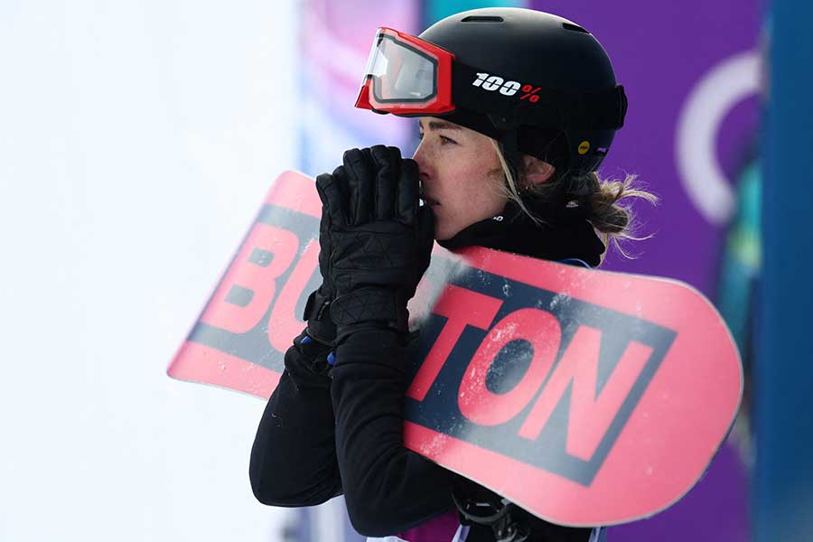 スノーボード女子スロープスタイルで銀メダルを獲得したゾイ・サドフスキシノット【写真：ロイター】