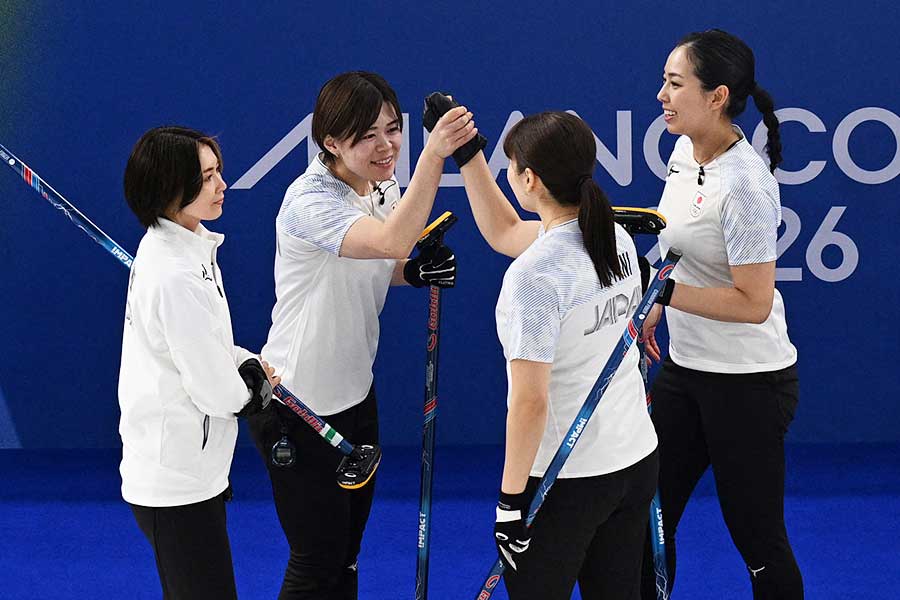 カーリング女子日本代表【写真：ロイター】