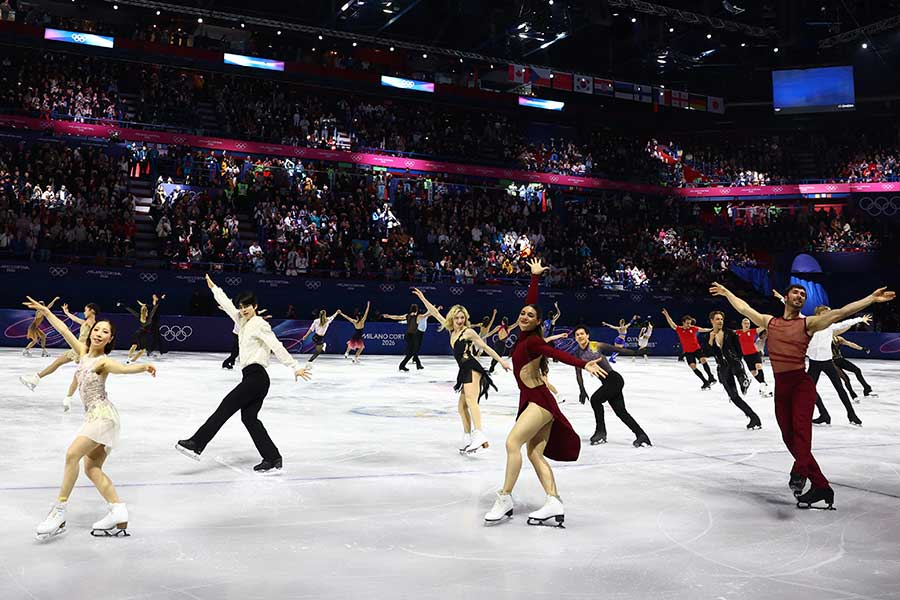 フィギュアスケート・エキシビションに登場した各国代表の選手たち【写真：ロイター】