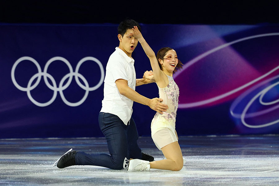 エキシビションに登場した三浦璃来、木原龍一組【写真：ロイター】
