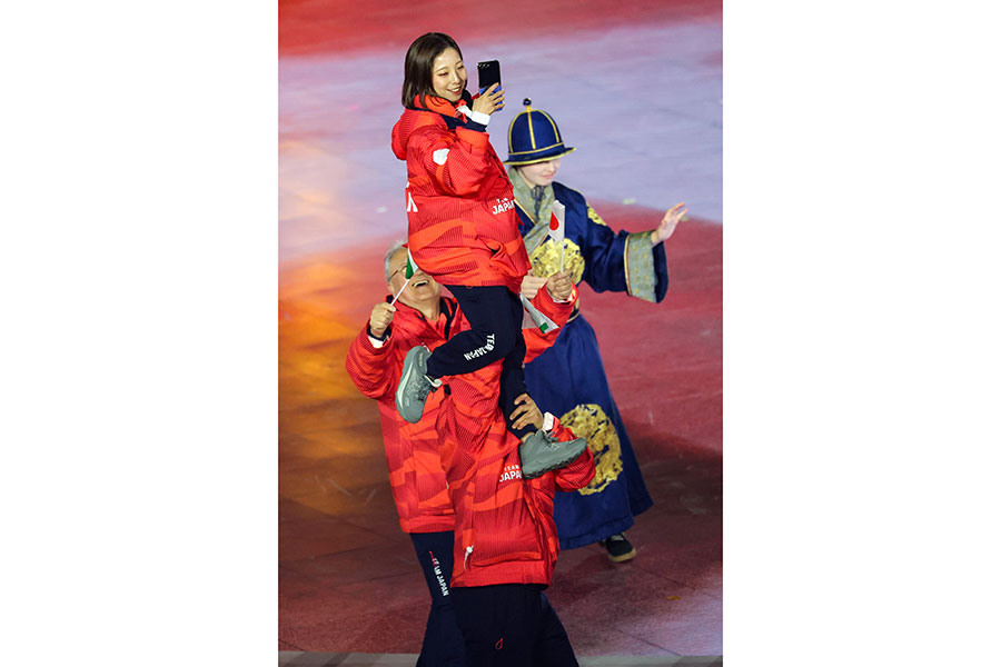 閉会式に参加した三浦璃来・木原龍一組に注目が集まった【 写真：UPI/アフロ】