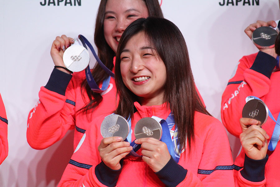 帰国時記者会見に出席した坂本花織【写真：編集部】