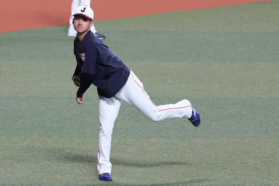 侍ジャパンの練習に参加した金丸夢斗【写真：加治屋友輝】