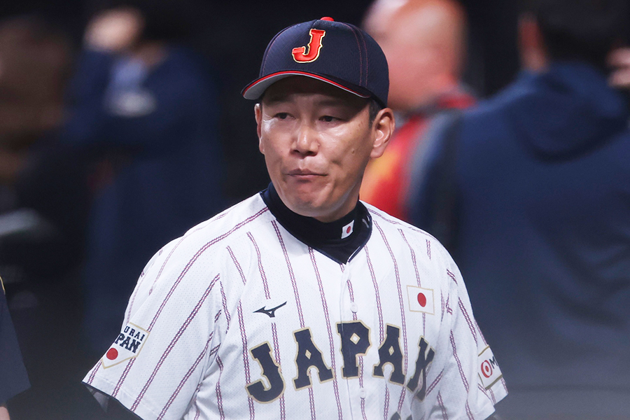 井端弘和監督【写真： 加治屋友輝】