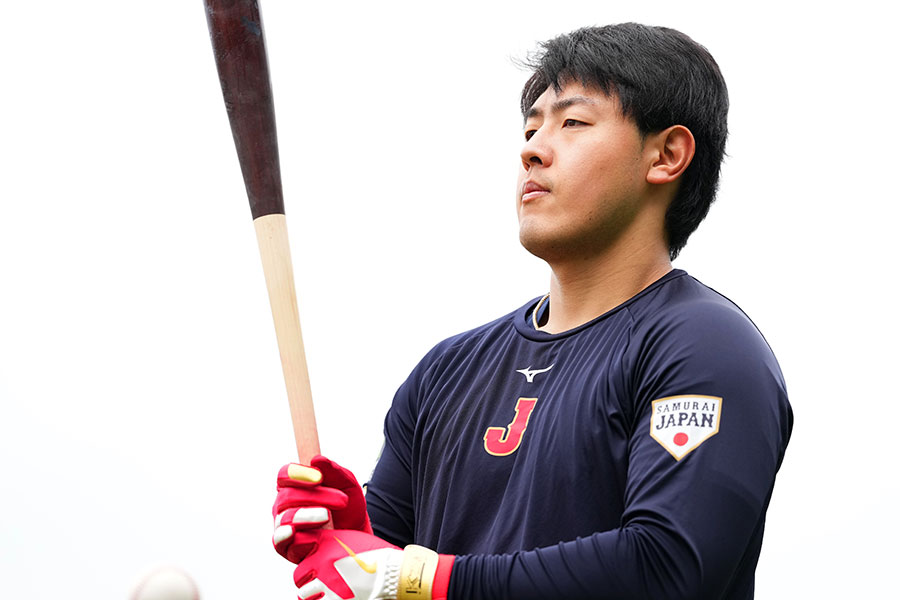 岡本和真【写真:Getty Images】