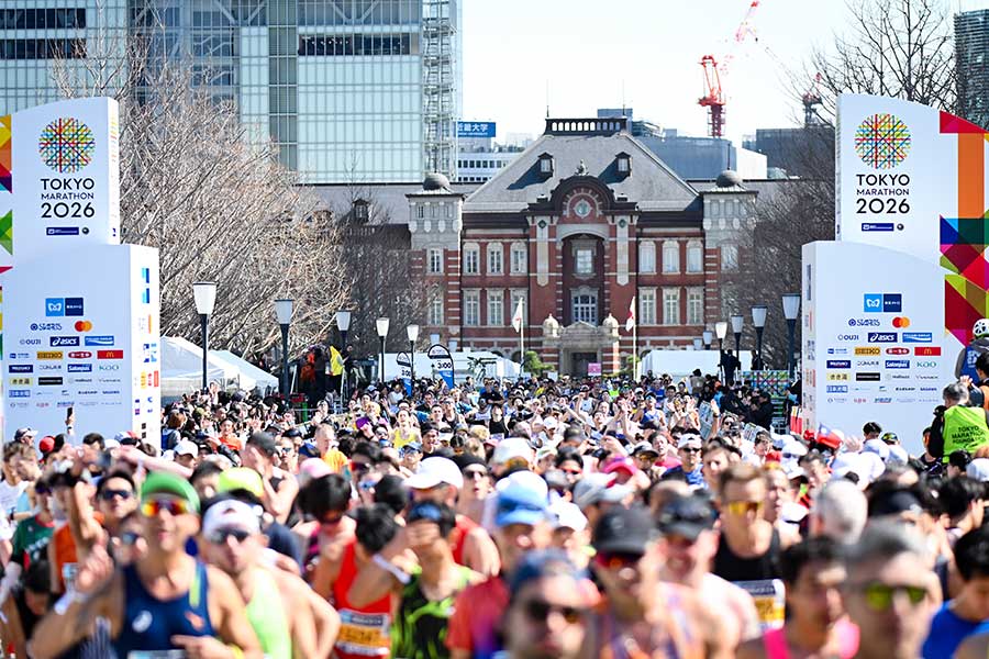 東京マラソンの中継に映る高級車が話題【写真：中戸川知世】