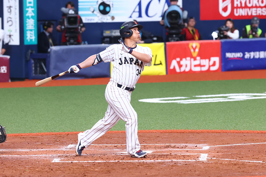 特大のソロホームランを放った吉田正尚【写真: 加治屋友輝】