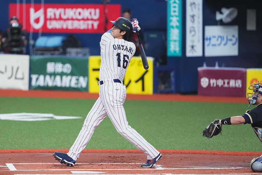 オリックスとの強化試合に出場した大谷翔平【写真:小林靖】