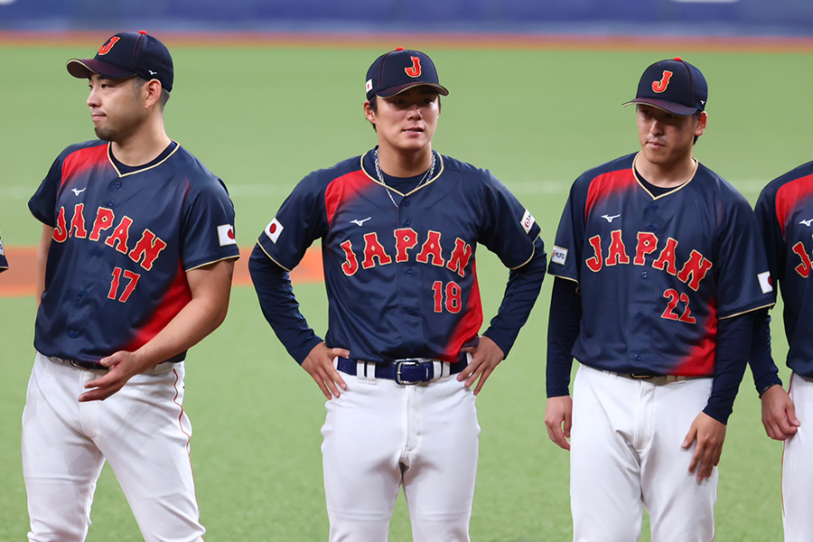 侍ジャパンに合流し、強化試合に臨んだ山本由伸（中央）【写真：加治屋友輝】