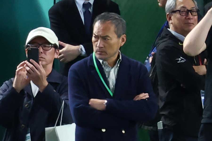 公式練習に登場した渡辺謙【写真：加治屋友輝】