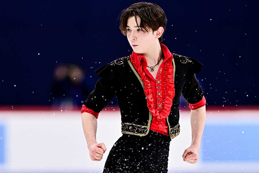 世界ジュニア選手権で首位発進した中田璃士【写真：Raniero Corbelletti/アフロ】