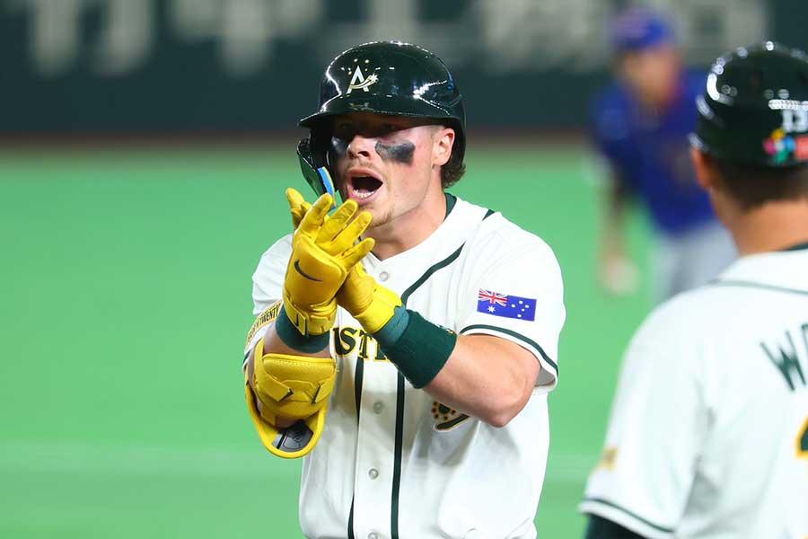 多くの観衆の前でプレーすることを喜んだバザーナ【写真：加治屋友輝】