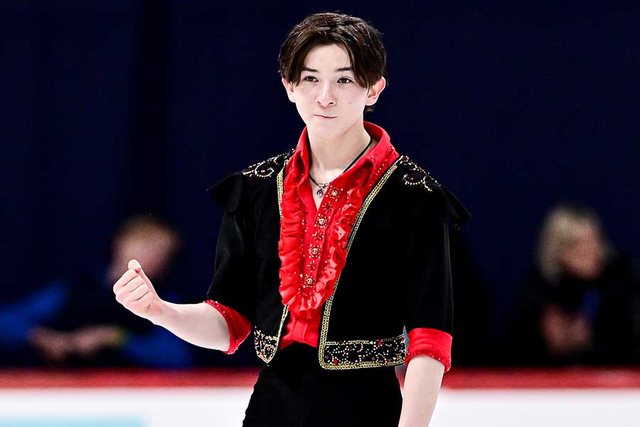 世界ジュニア選手権で首位発進した中田璃士【写真：Raniero Corbelletti/アフロ】