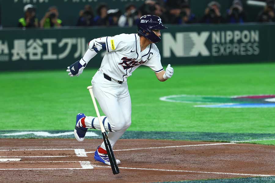 チェコ戦に出場した韓国のイ・ジョンフ【写真： 加治屋友輝】