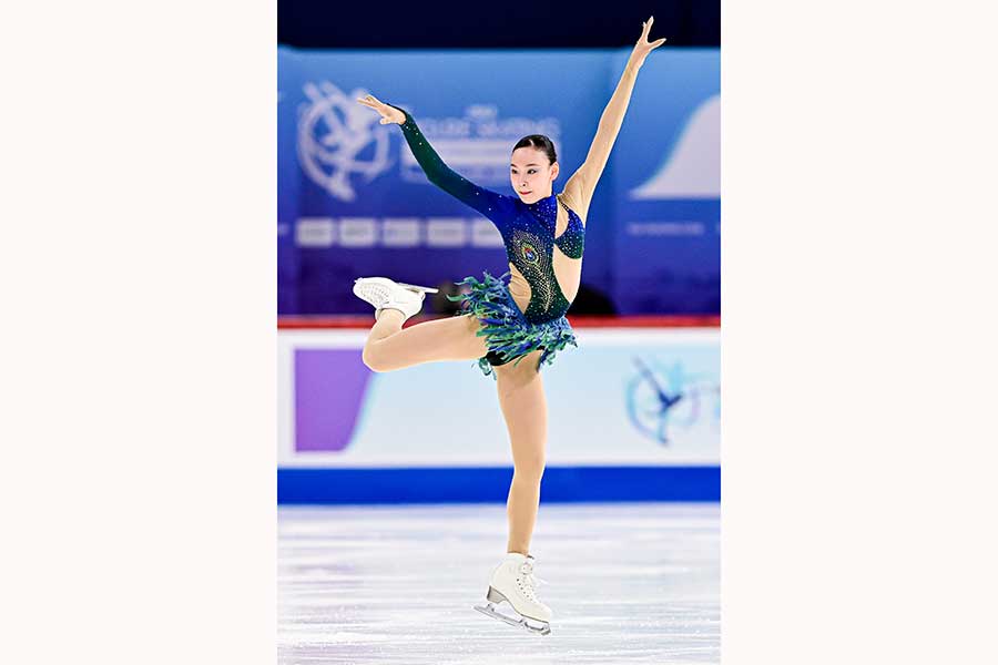 女子ショートプログラムで2位発進した岡万佑子【写真：Raniero Corbelletti/アフロ】