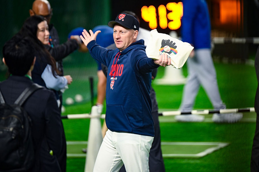 チェコ代表のパベル・ハジム監督【写真：中戸川知世】