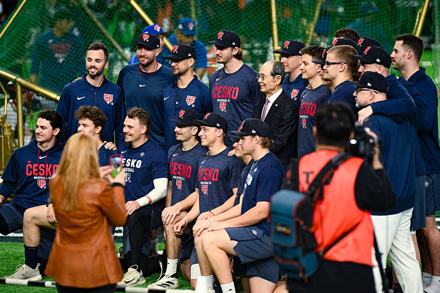 王貞治氏との対面に感激するWBCチェコ代表【写真：中戸川知世】