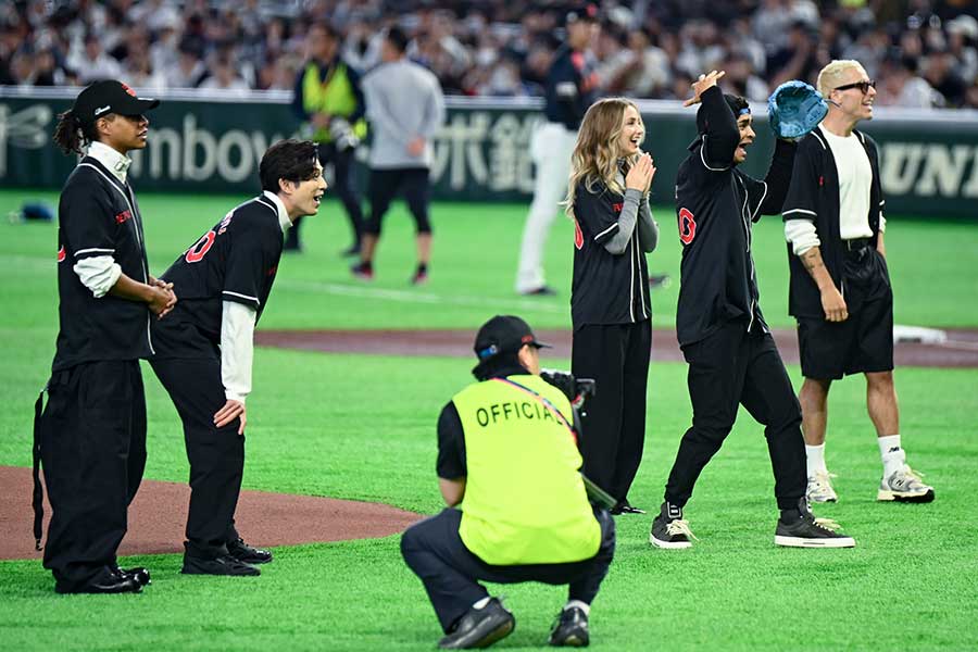 始球式に登場した麦わらの一味【写真：中戸川知世】