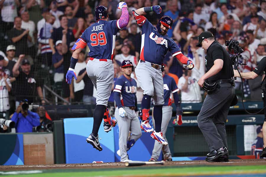 ブラジルに勝利した米国代表【写真：ロイター】