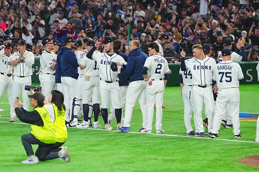 台湾に敗戦したチェコ代表【写真：荒川祐史】
