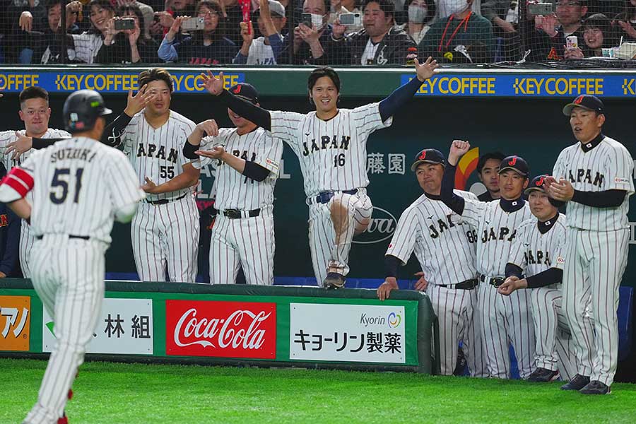 韓国と対戦する侍ジャパン【写真：荒川祐史】