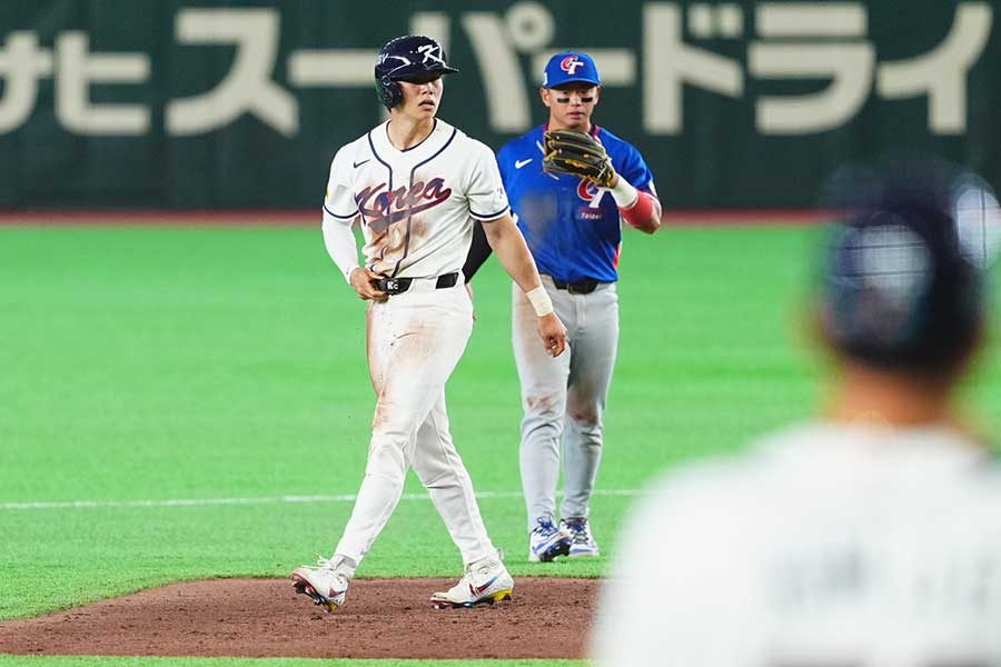 台湾に敗れた韓国のキム・ヘソン（左）【写真：小林靖】