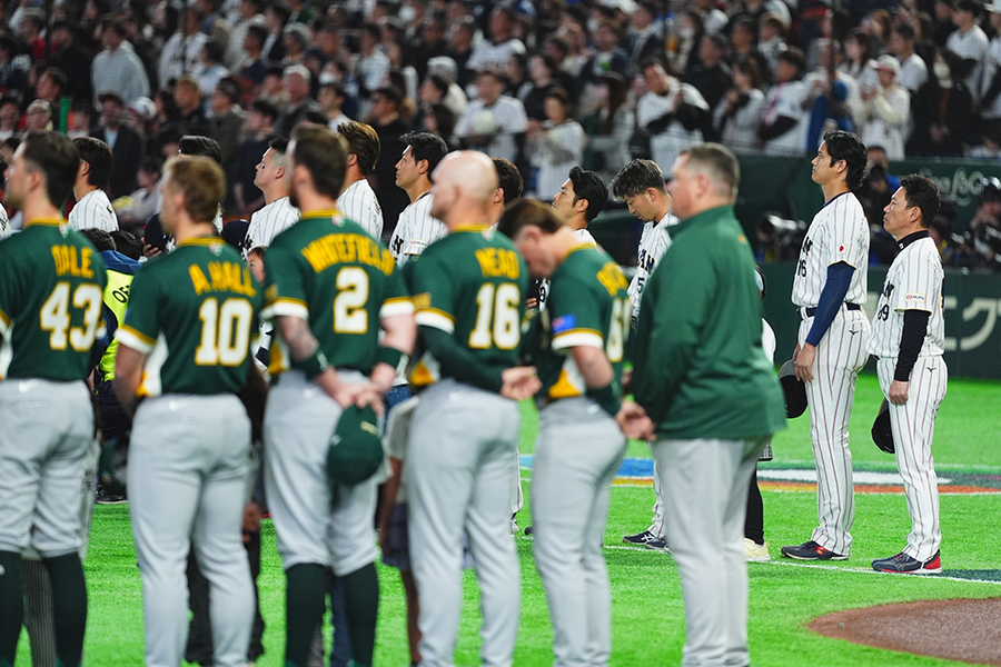 豪州と対戦する侍ジャパン【写真：小林靖】