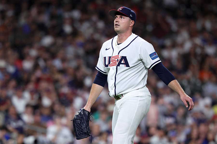 英国戦の先発・タリク・スクーバル【写真:ロイター】