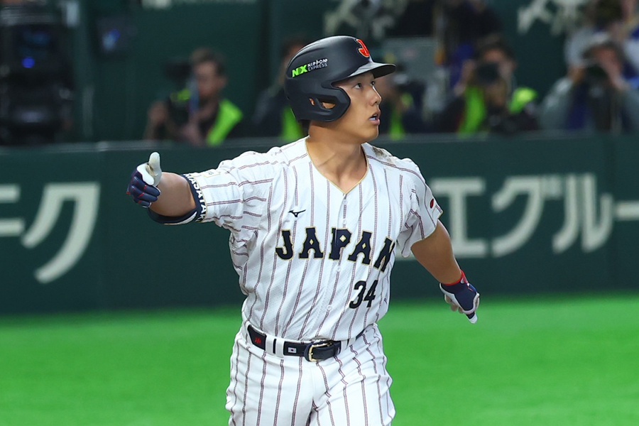 7回に2ランHRを放った吉田正尚【写真：加治屋友輝】