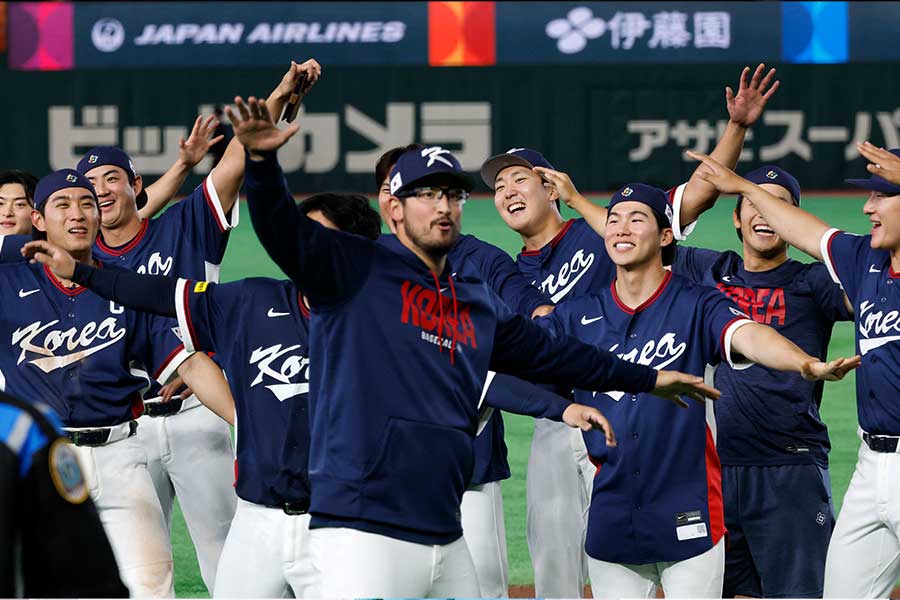 オーストラリアに勝って歓喜する韓国ナイン【写真:ロイター】