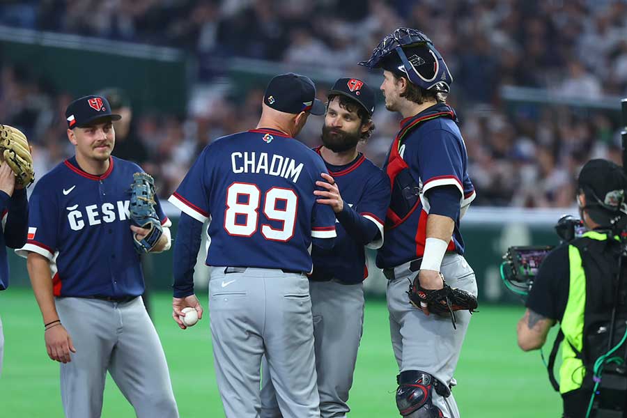 日本と対戦したチェコ代表【写真：加治屋友輝】