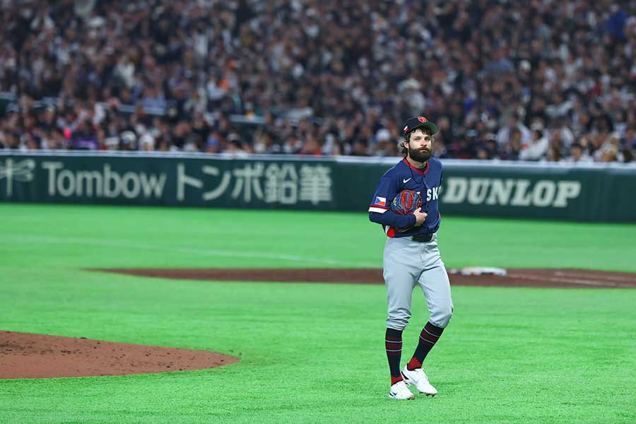 侍ジャパン戦、4回2/3を投げたチェコ代表のオンジェイ・サトリア【写真：加治屋友輝】