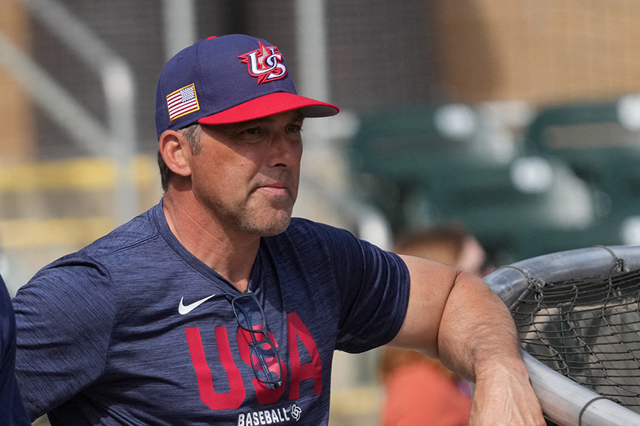 米国のマーク・デローサ監督【写真：ロイター】