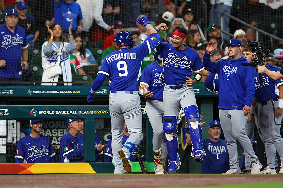 メキシコと対戦したイタリア代表【写真：ロイター】