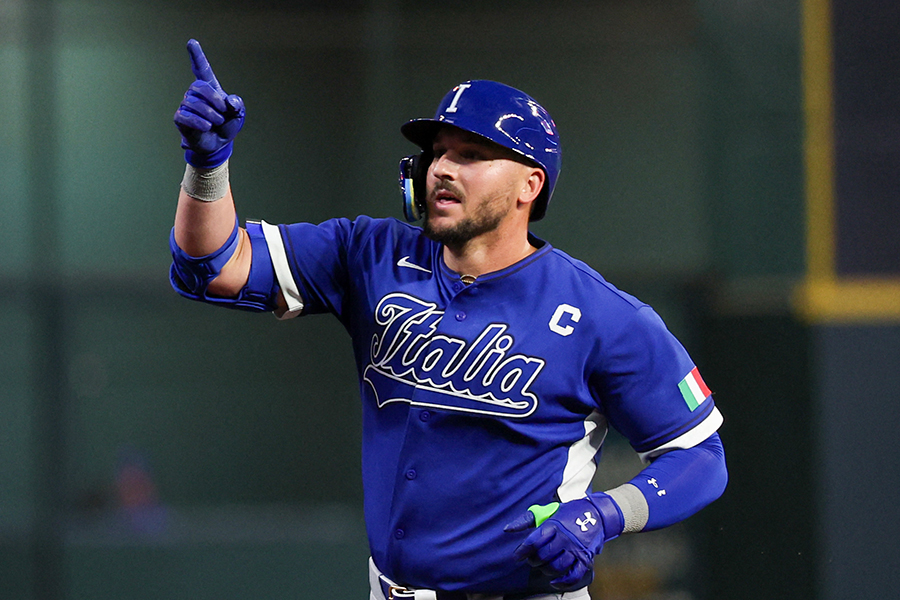 イタリア主将のビニー・パスカンティーノ【写真：ロイター】