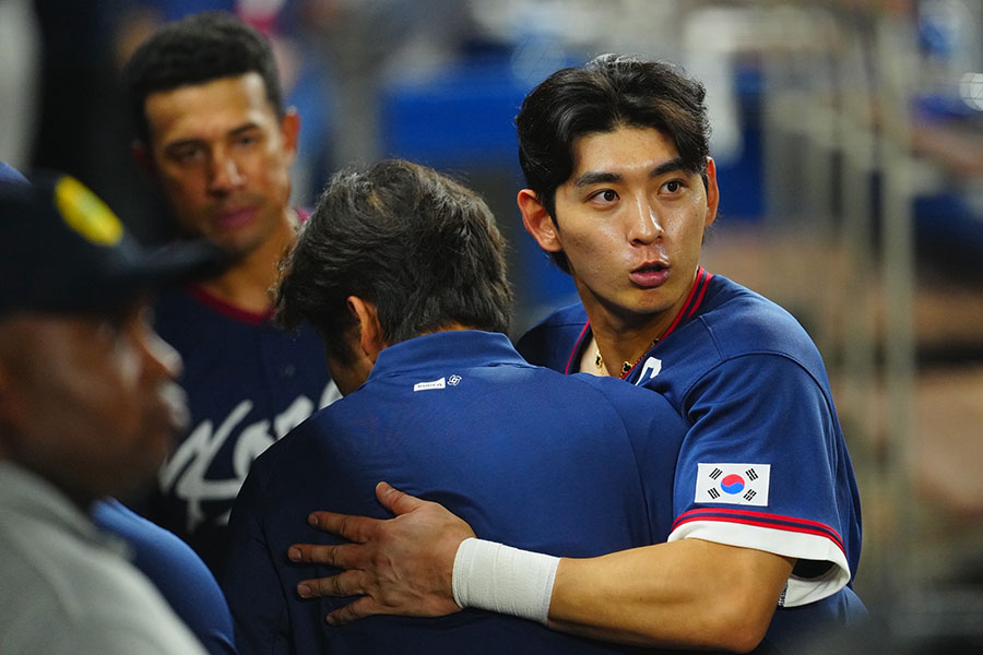 ドミニカ共和国に敗れた韓国の主将イ・ジョンフ【写真：荒川祐史】