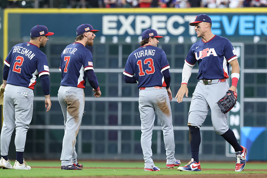 カナダに5-3で勝利した米国【写真：ロイター】