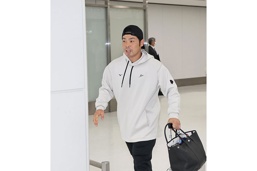 帰国した侍ジャパンの近藤健介【写真：スポーツ報知/アフロ】