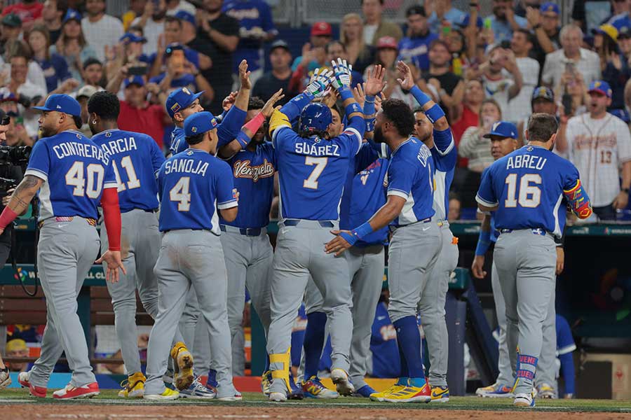 イタリアと対戦したベネズエラ代表【写真：ロイター】