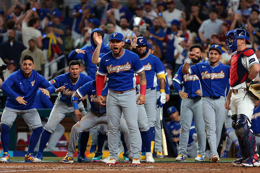 米国と対戦したベネズエラ代表【写真：ロイター】