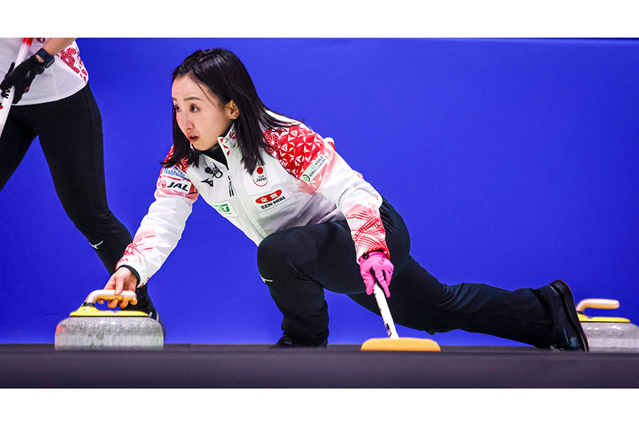 カーリングの女子世界選手権に出場したロコ・ソラーレの藤澤五月【写真：AP/アフロ】