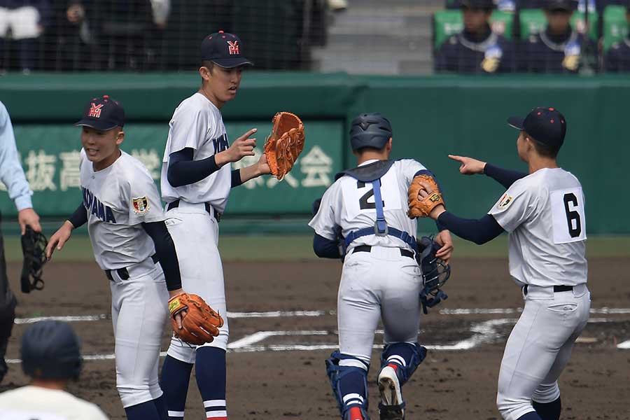 神村学園と対戦した横浜【写真：産経新聞社】