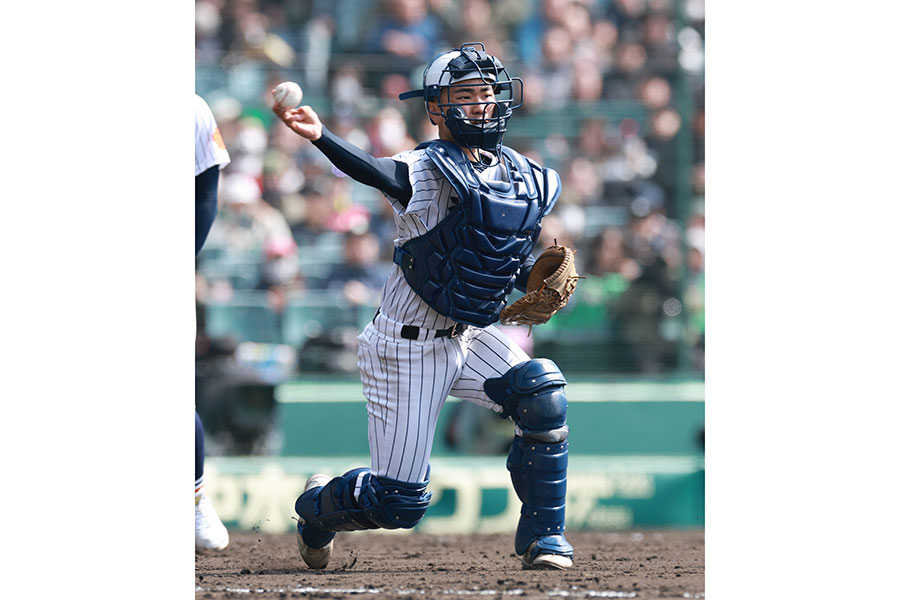 滋賀学園の島尻琳正【写真:産経新聞社】