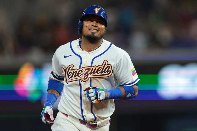ルイス・アラエス　WBCベネズエラ代表！ パドレス　ユニのボブルヘッド なぜ着けていないのか」 大物アラエスの手元にWBC優勝メダルがない理由