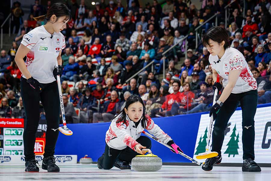 世界選手権に出場したロコ・ソラーレ【写真：AP/アフロ】