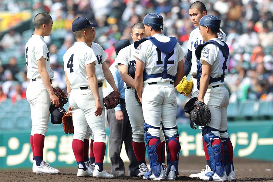 熊本工と対戦した大阪桐蔭ナイン【写真：産経新聞社】